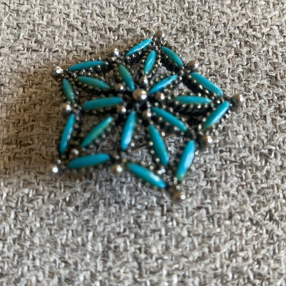 Turquoise and Silver Starburst Brooch - Picture 2 of 4